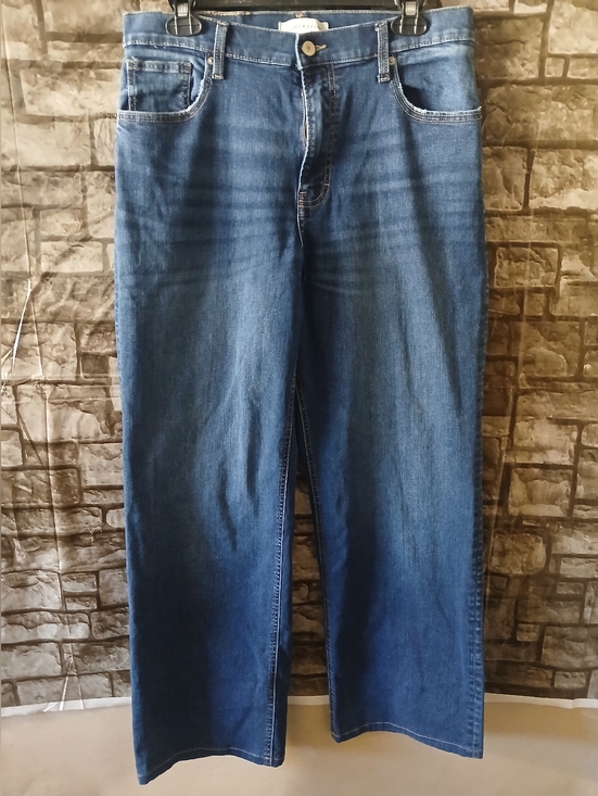 Lucky Brand Denim - Lucky Brand Jeans in Dark and Light Blue Denim